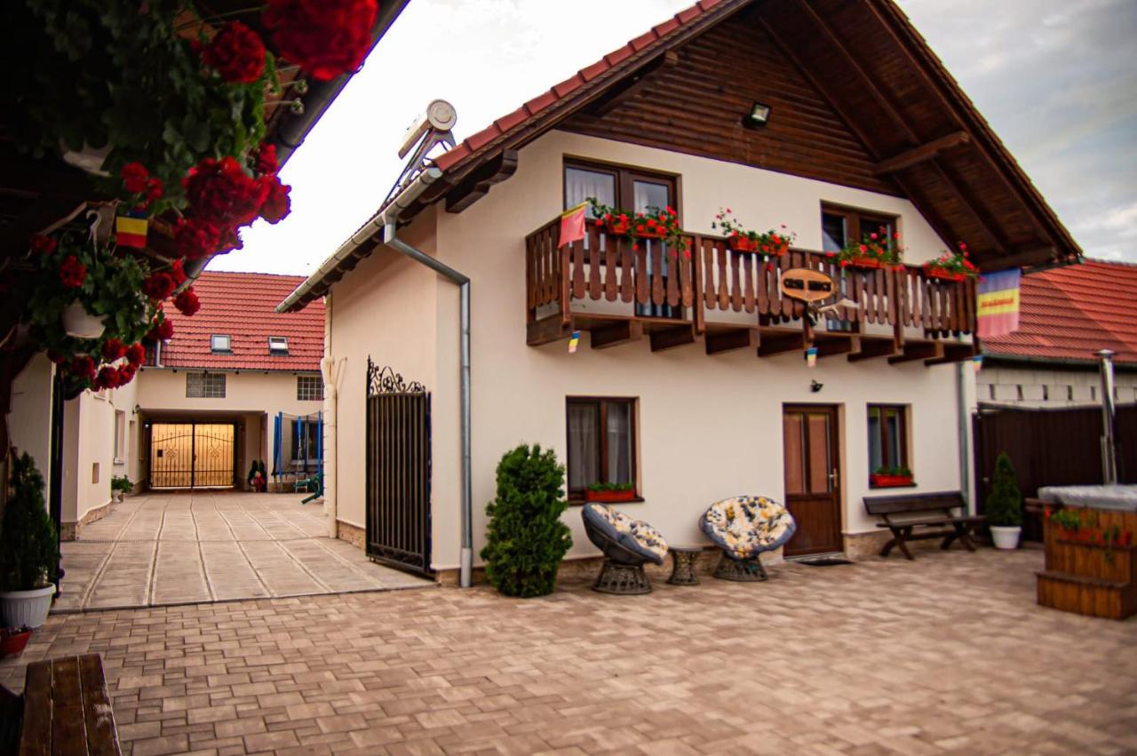 فندق Casa Iancu Jina المظهر الخارجي الصورة